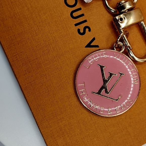 LOUIS VUITTON LV ZIPPER PULL CHARM - Pink 25MM - Picture 4 of 7
